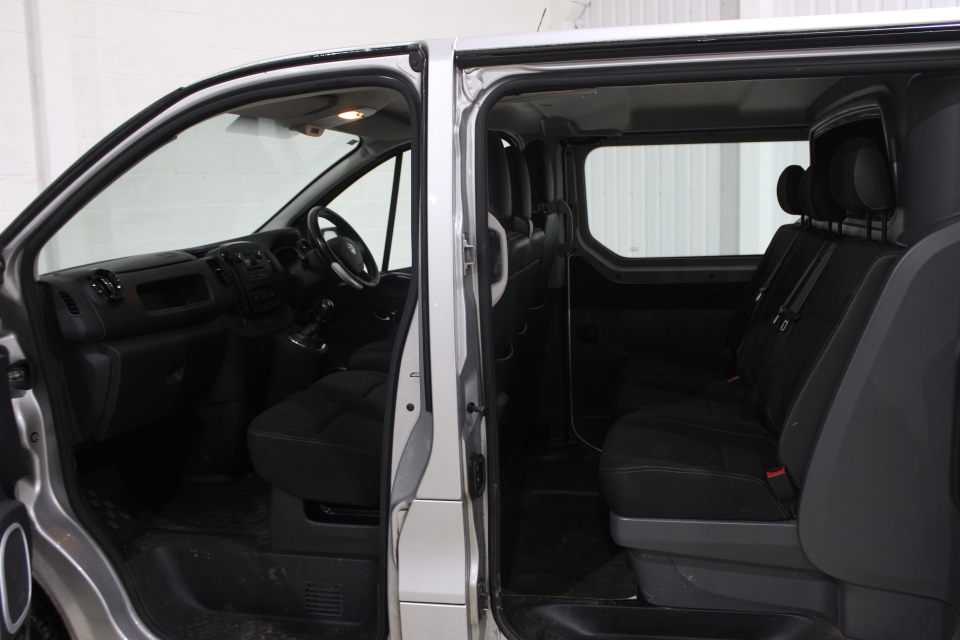 VAUXHALL VIVARO 