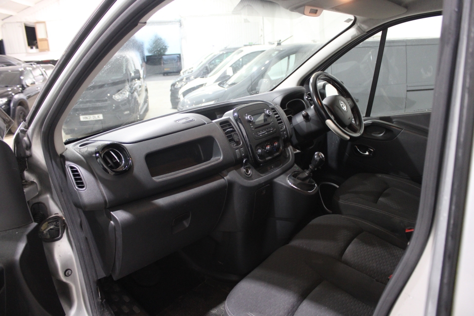 VAUXHALL VIVARO 