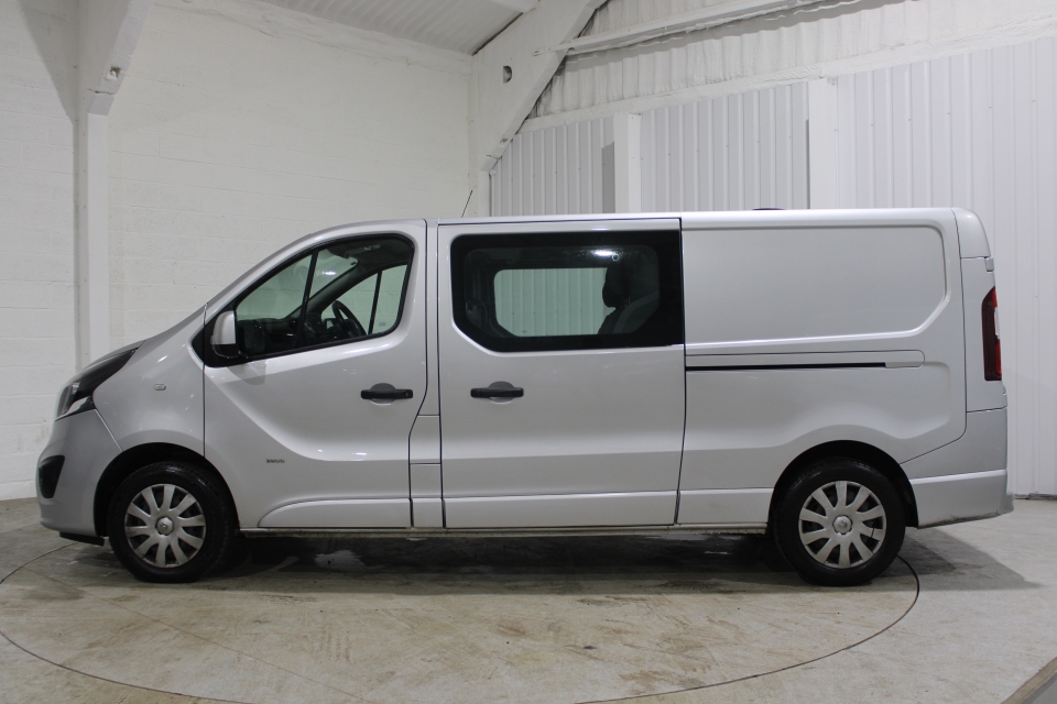 VAUXHALL VIVARO 