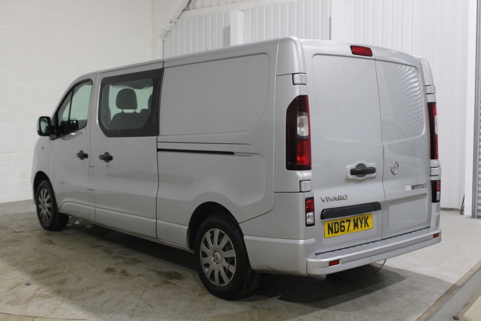 VAUXHALL VIVARO 