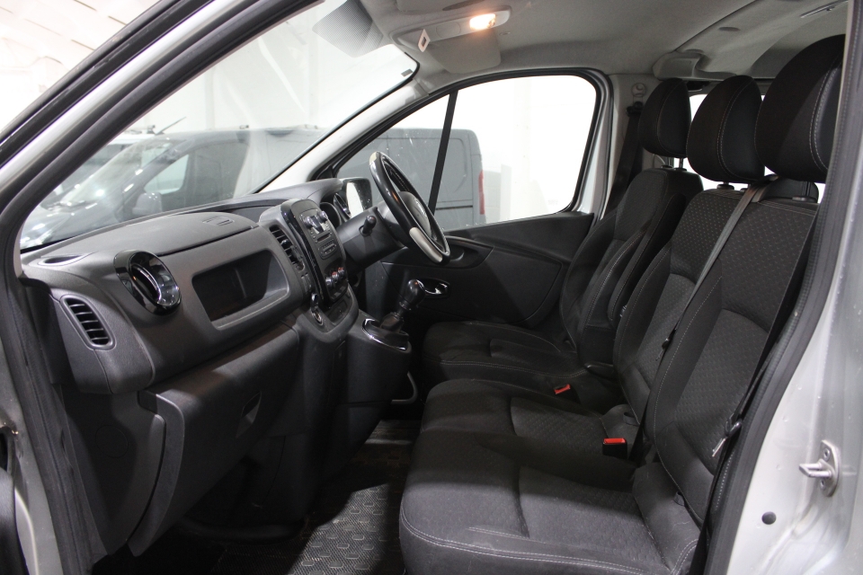 VAUXHALL VIVARO 