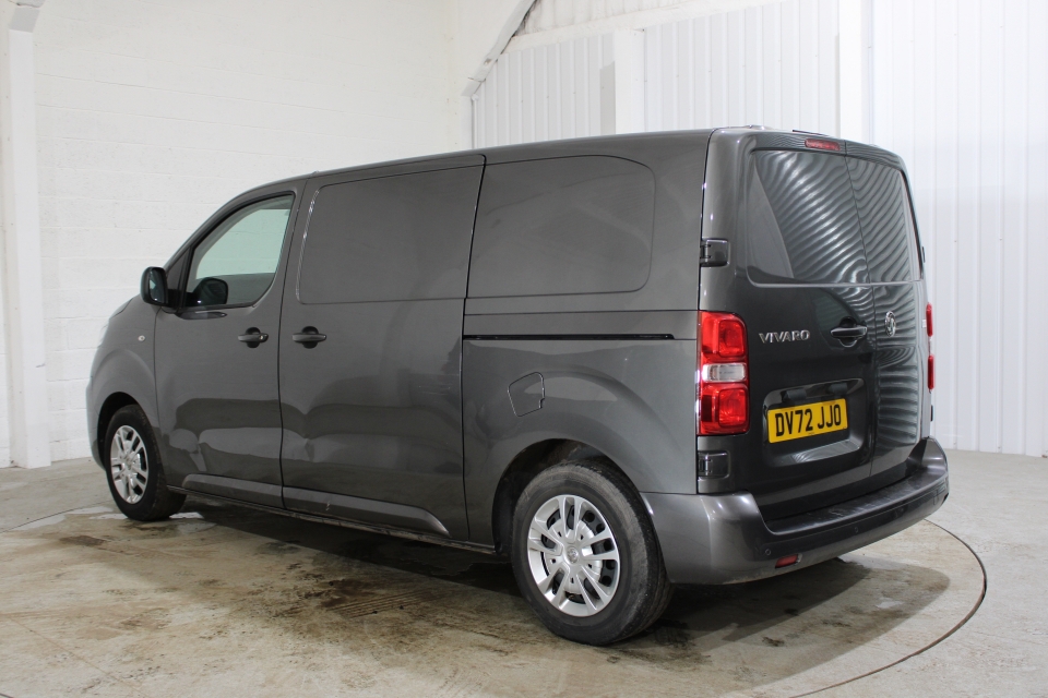 VAUXHALL VIVARO 