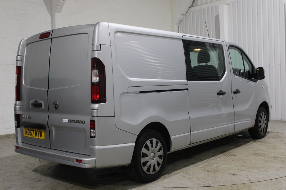 VAUXHALL VIVARO 